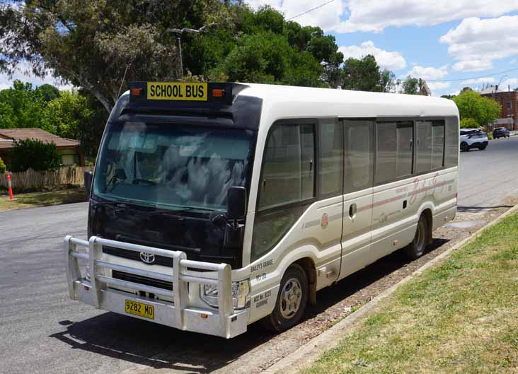 Baileys Toyota Coaster 9282MO